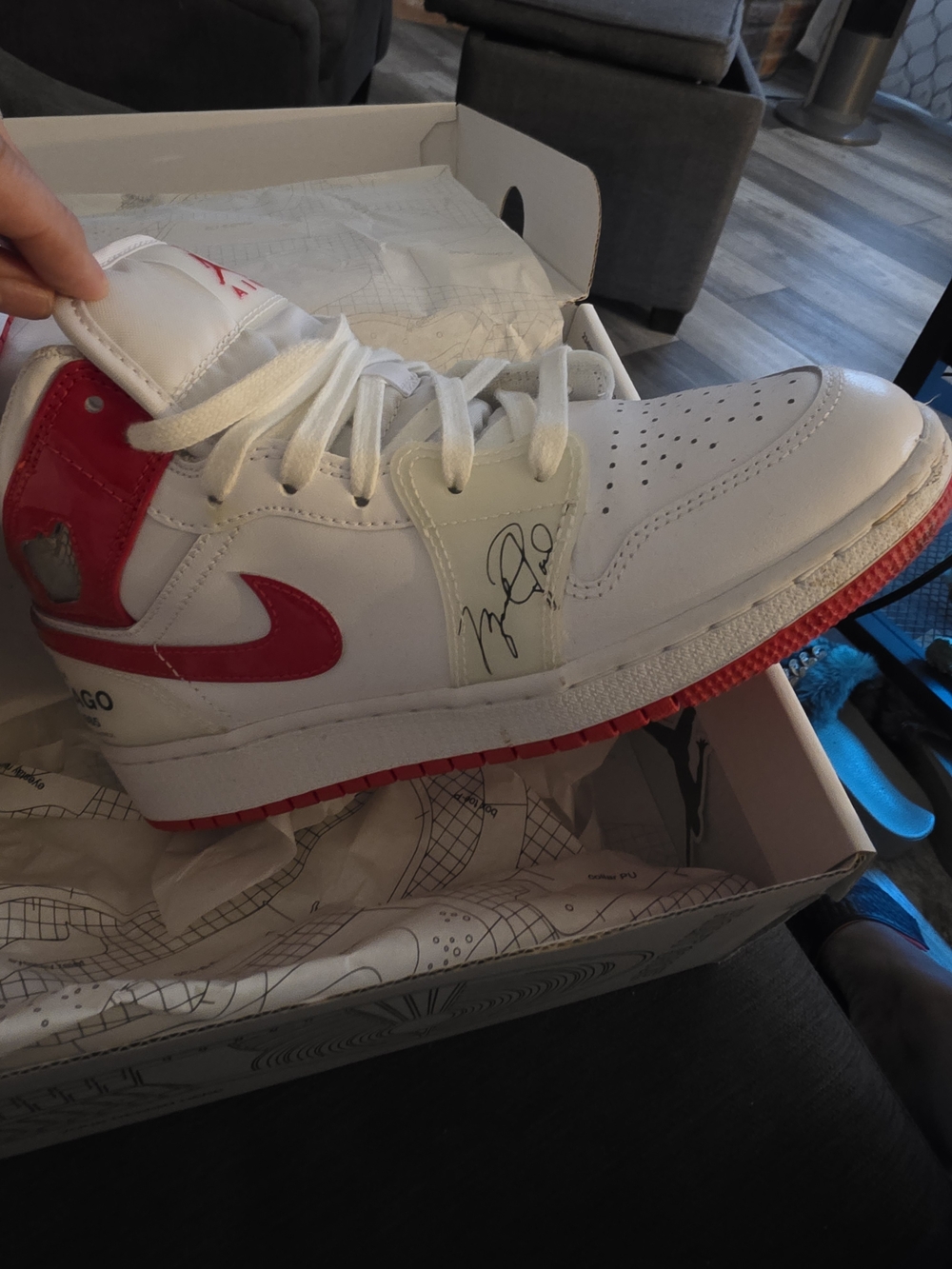 Nike Kids' Mid-Top Sneakers in White and Red - Picture 2 of 4